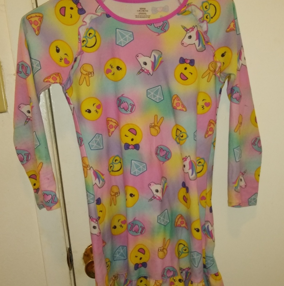 Girl teen night gown